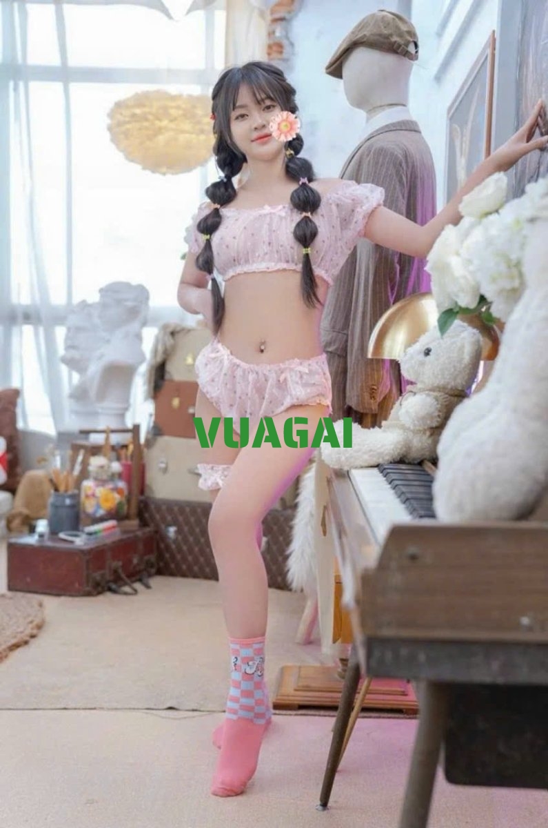 Trâm Anh 2k3- Sinh viên - Đáng Yêu - Body Ngọt Ngào - Vú To Tròn Căng Mịn - Làm Tình Ngây Ngất