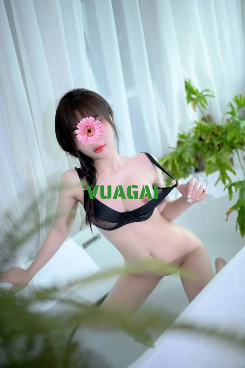 E gái mới lớn Hồ Tùng Mậu làm tình đẳng cấp