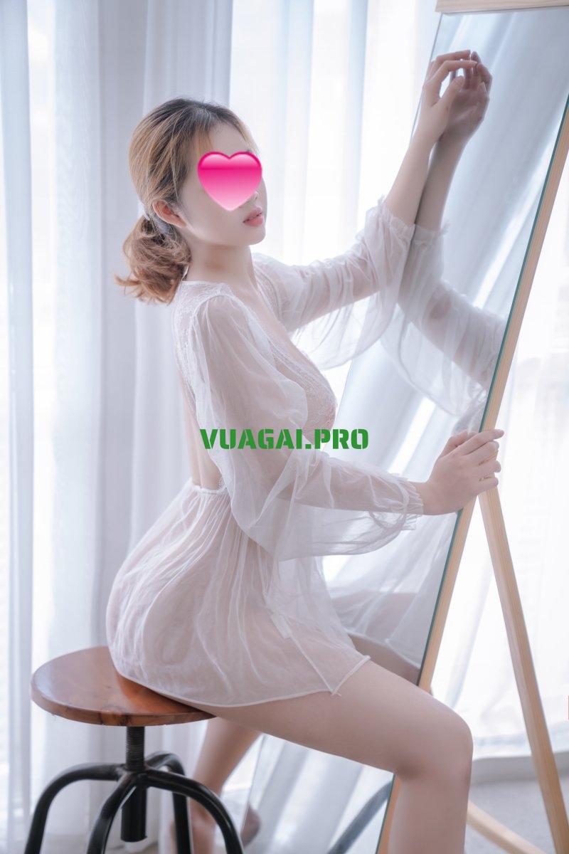 BẢO NGỌC SIÊU PHẨM XINH DUYÊN DÂM CHIỀU KHÁCH