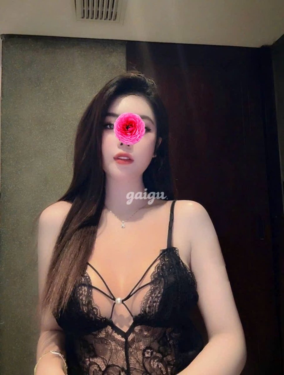 THẢO MY - THÂN HÌNH NÓNG BỎNG - NGOAN HIỀN RỄ BÀO - KÈN SÁO CHUYÊN NGHIỆP