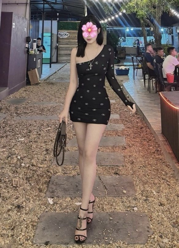 EM GÁI bán chuyên, sale mỹ phẩm nổi tiếng